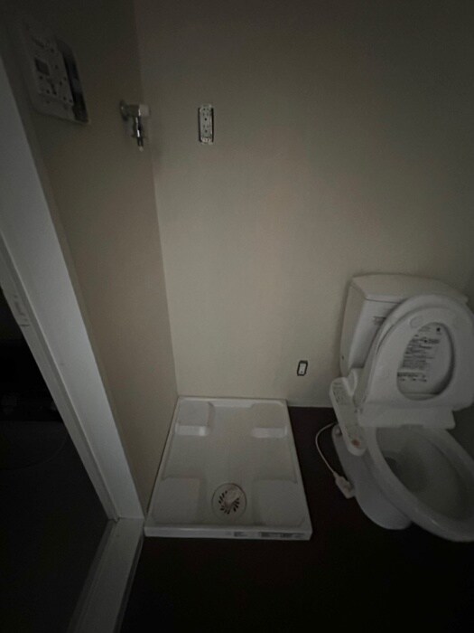 物件内観写真14　(洗濯機置場)