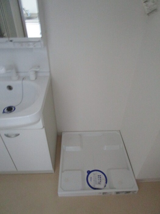 物件内観写真18　(洗濯機置場)