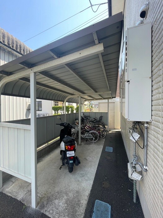 物件外観写真2　(駐輪場)