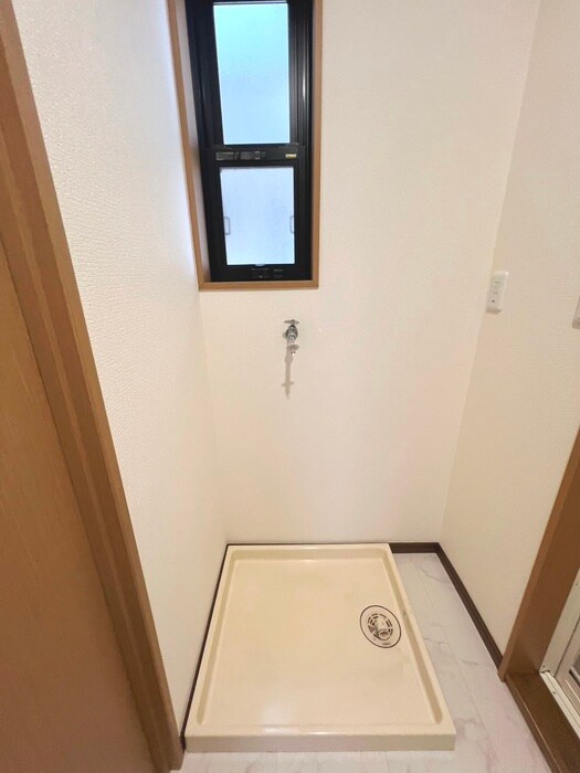 物件内観写真13　(洗濯機置場)