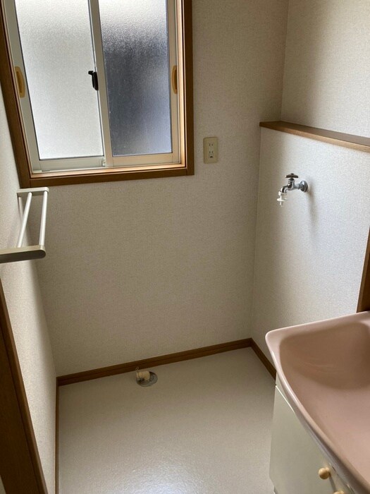 物件内観写真15　(洗濯機置場)