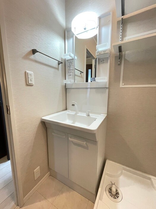 物件内観写真11　(洗面)