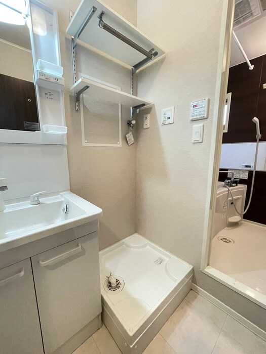 物件内観写真12　(洗濯機置場)