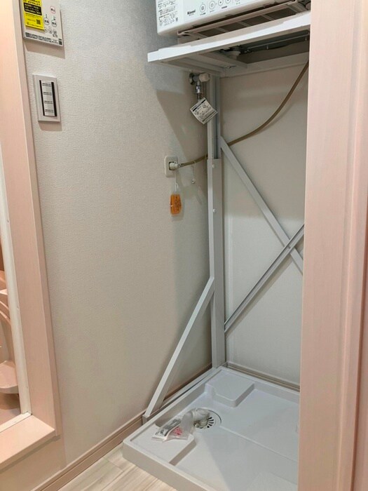 物件内観写真15　(洗濯機置場)