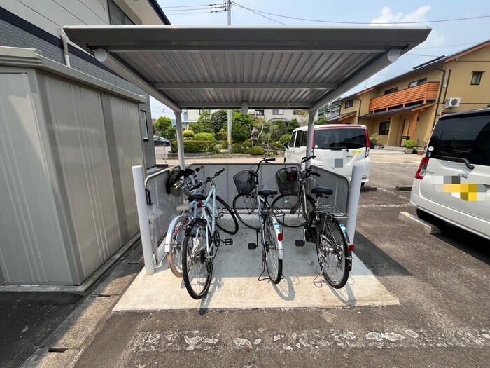 物件外観写真6　(駐輪場)