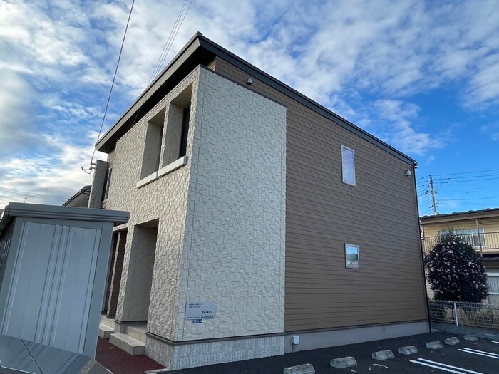 物件外観写真4　(エントランス部分)