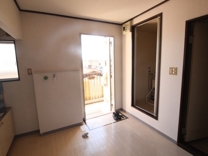 物件内観写真15　(玄関)