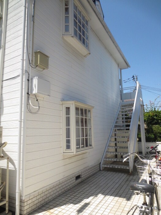 物件外観写真3　(エントランス部分)