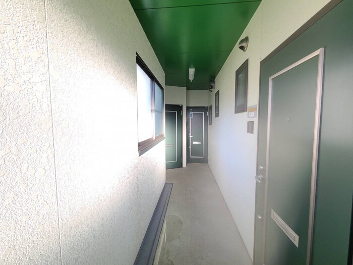 物件外観写真4　(エントランス部分)