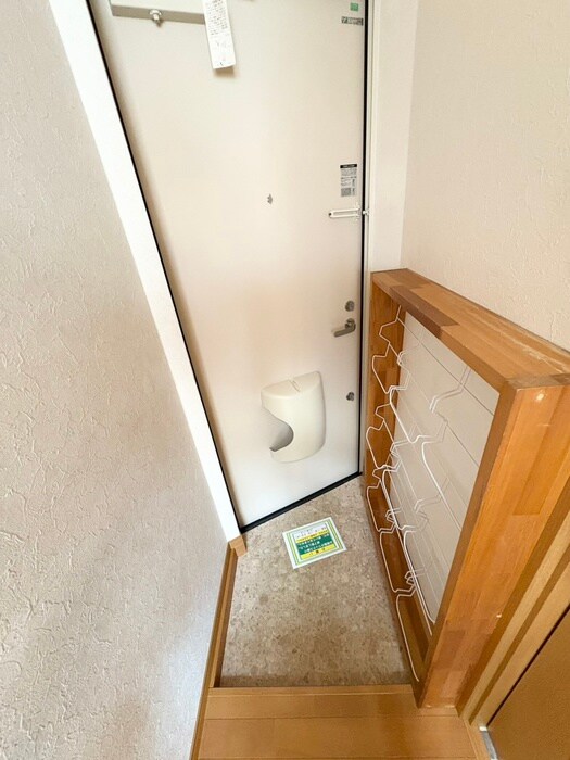 物件内観写真18　(玄関)