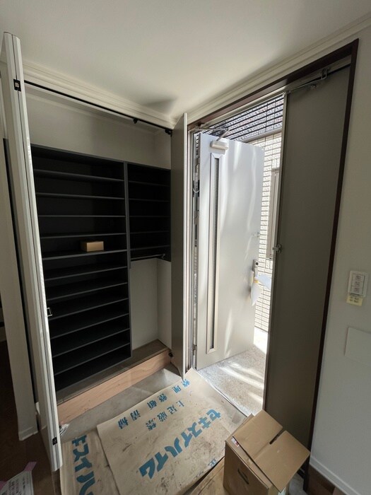 物件内観写真17　(玄関)