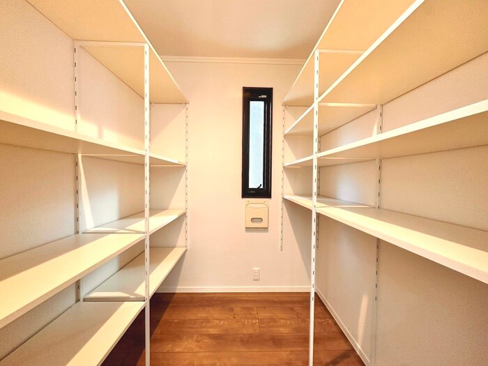 物件内観写真12　(収納)