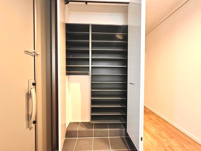 物件内観写真19　(靴箱)