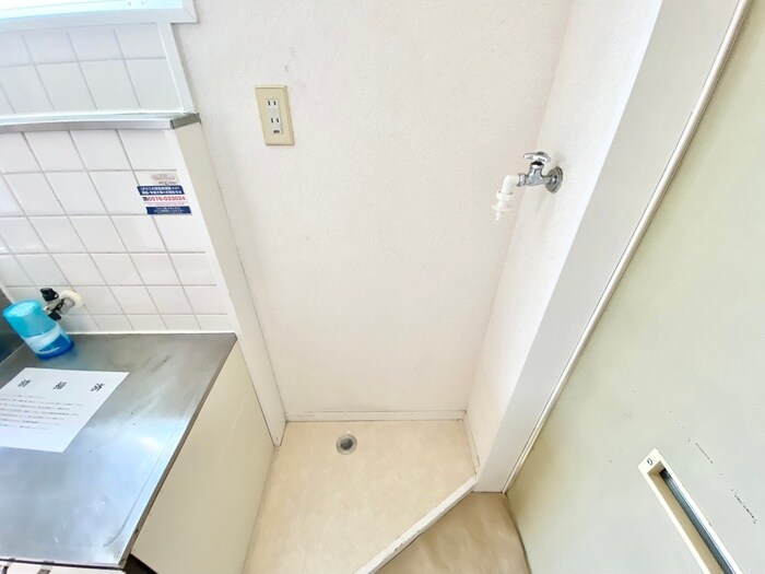 物件内観写真15　(洗濯機置場)