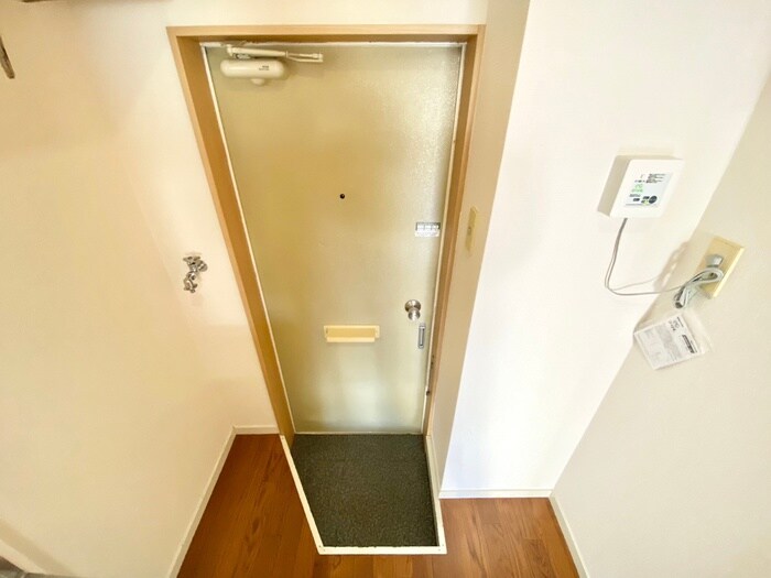 物件内観写真17　(玄関)