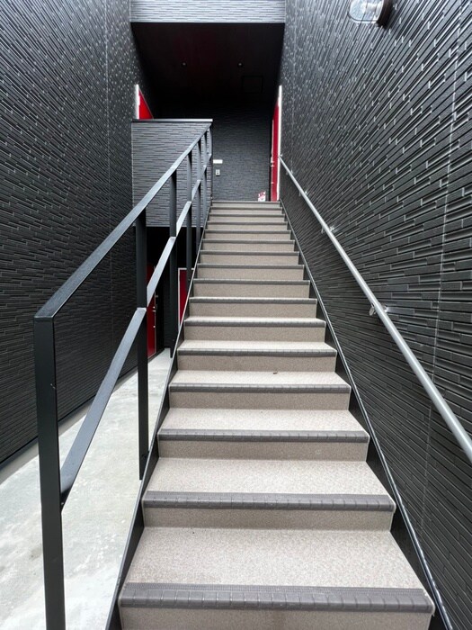 物件外観写真6　(エントランス部分)