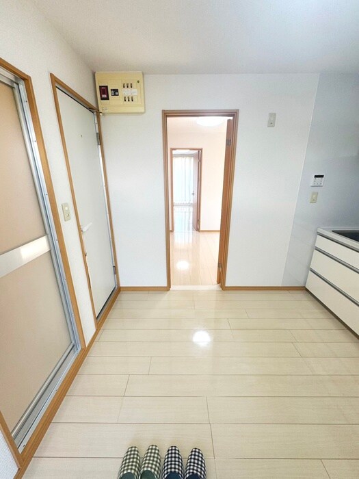 物件内観写真14　(廊下)