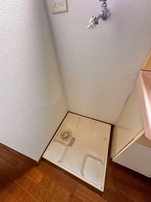 物件内観写真15　(洗濯機置場)