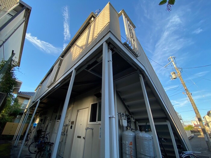 物件外観写真3　(駐輪場)