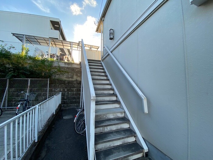 物件外観写真5　(エントランス部分)