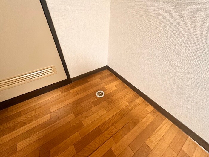 物件内観写真14　(洗濯機置場)