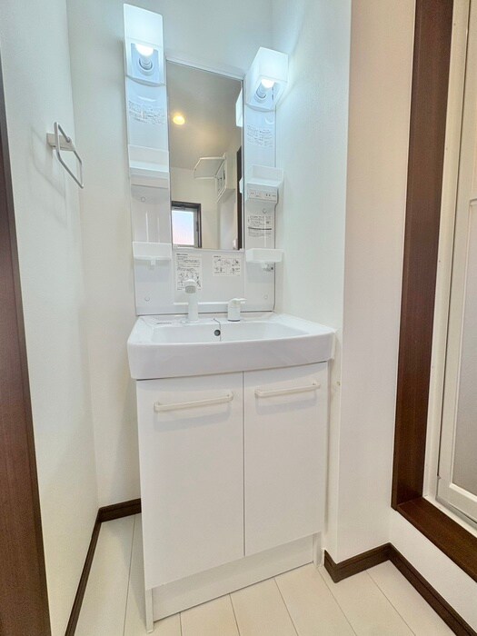 物件内観写真11　(洗面)