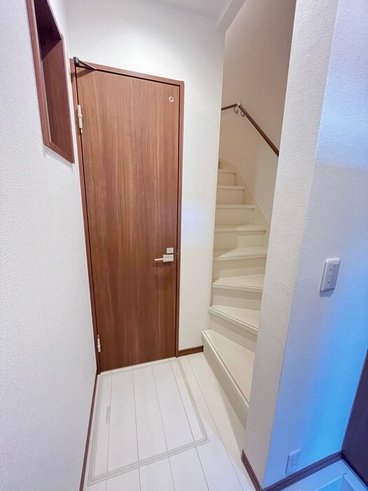 物件内観写真13　(廊下)