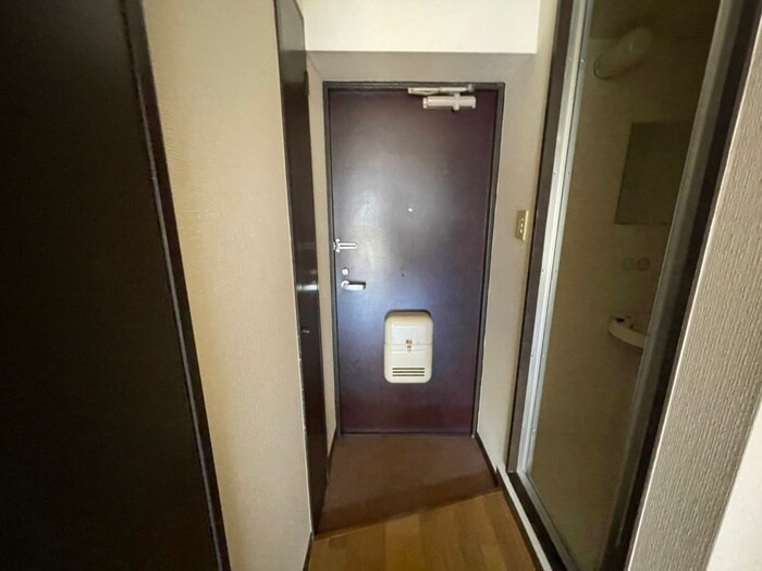 物件内観写真17　(玄関)