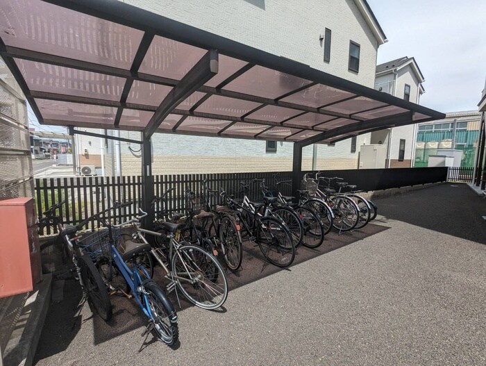 物件外観写真5　(駐輪場)
