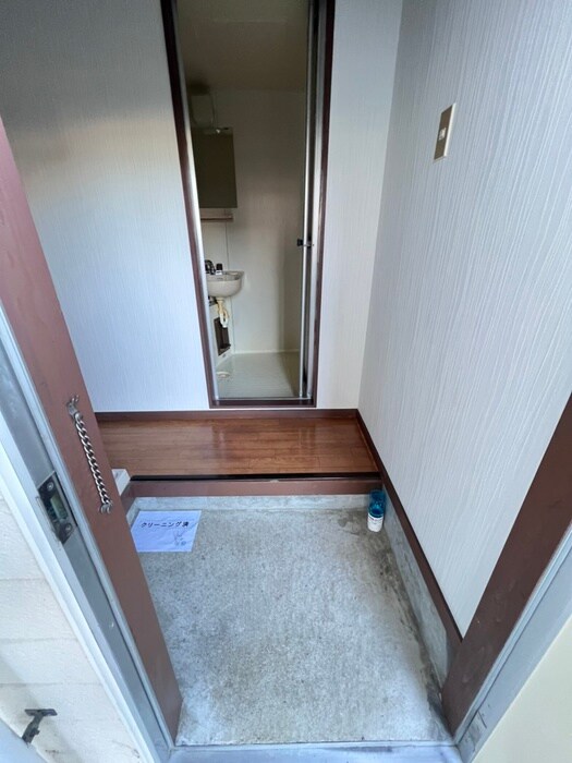 物件内観写真9　(玄関)
