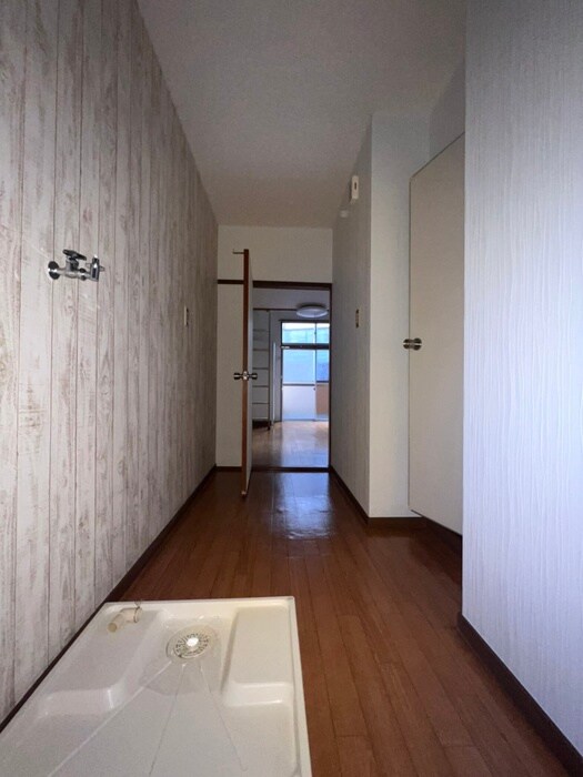 物件内観写真10　(廊下)