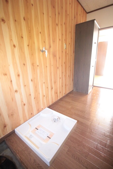 物件内観写真15　(洗濯機置場)