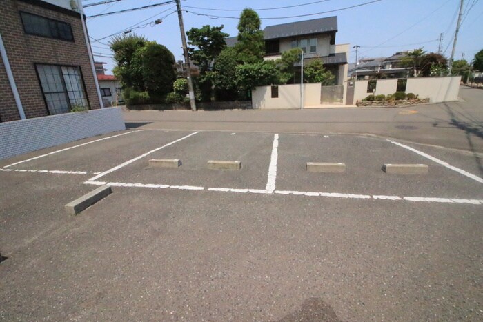 物件外観写真5　(駐車場)
