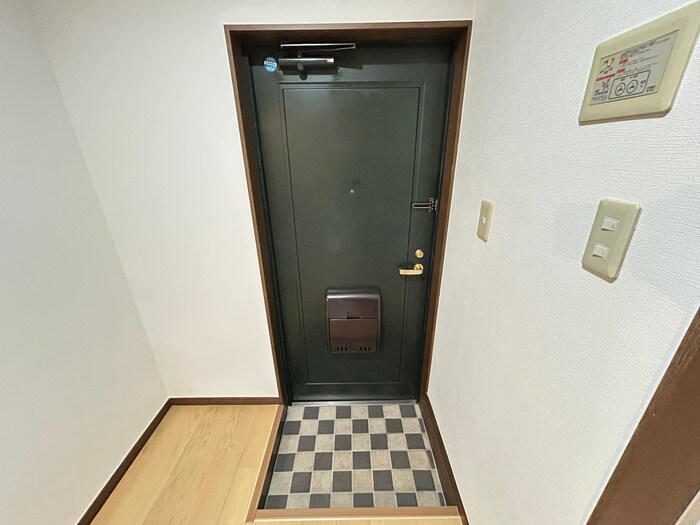物件内観写真21　(玄関)