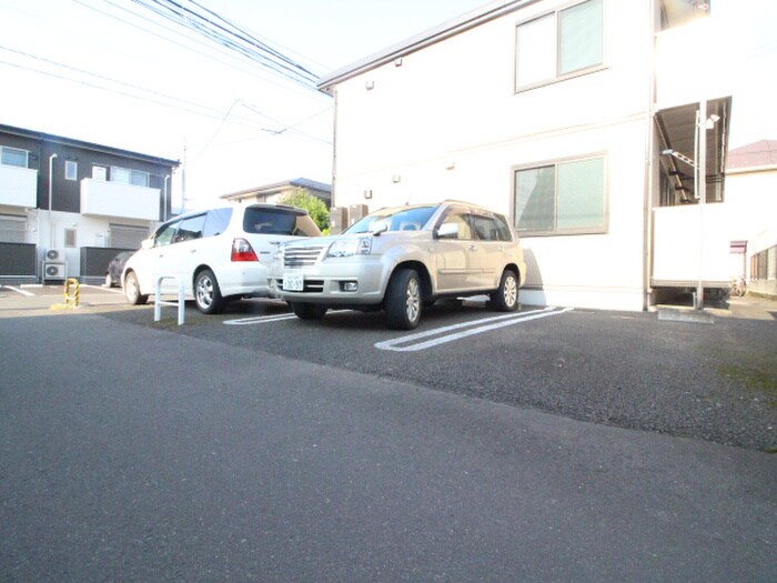 物件外観写真6　(駐車場)