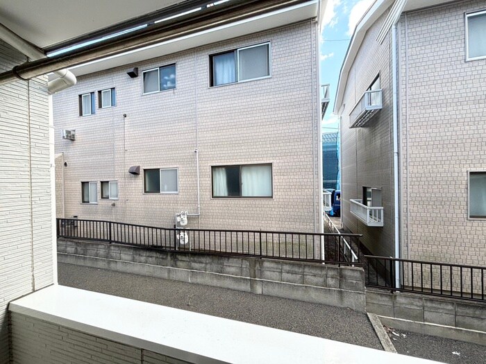 物件内観写真17　(室内からの展望)