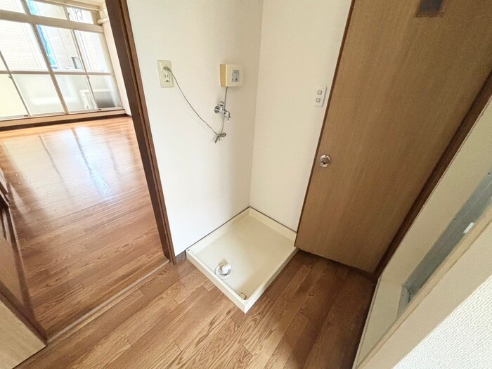 物件内観写真20　(洗濯機置場)