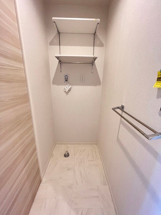 物件内観写真12　(洗濯機置場)