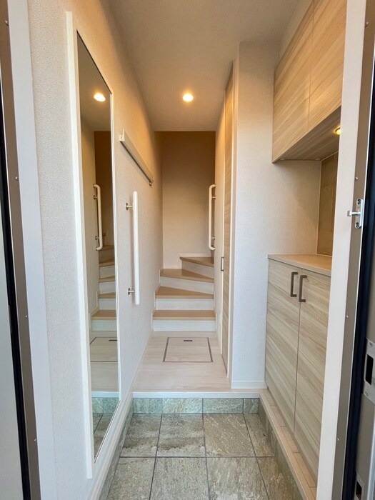 物件内観写真14　(廊下)