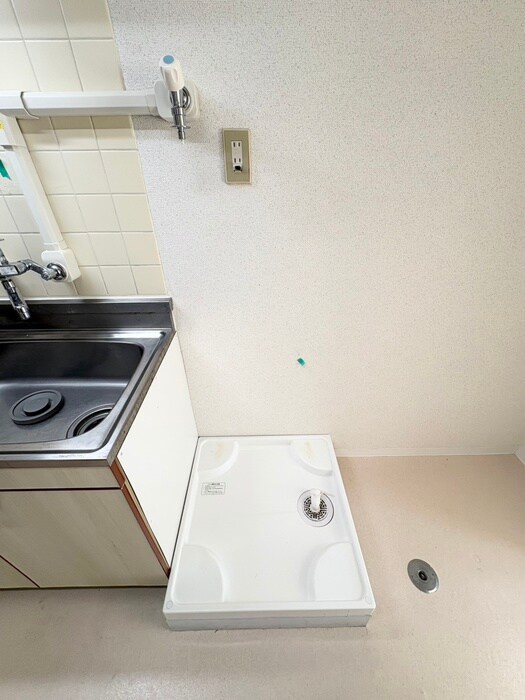 物件内観写真15　(洗濯機置場)