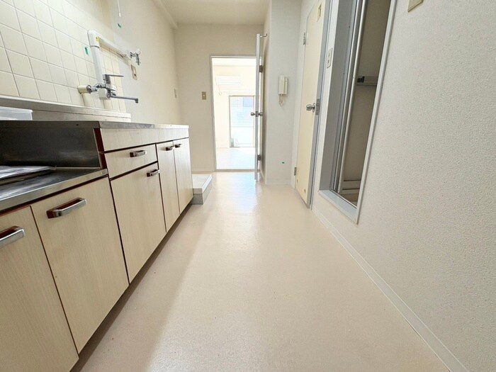 物件内観写真17　(廊下)