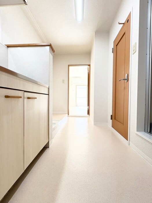 物件内観写真17　(廊下)
