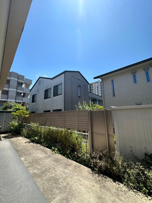 物件内観写真16　(室内からの展望)