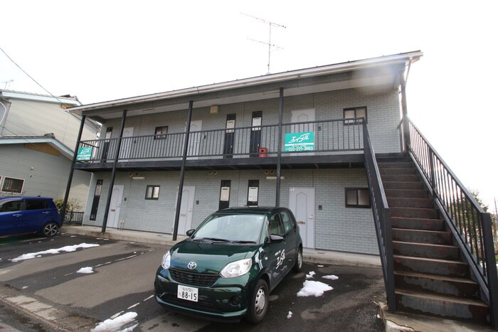 物件外観写真2　(駐車場)