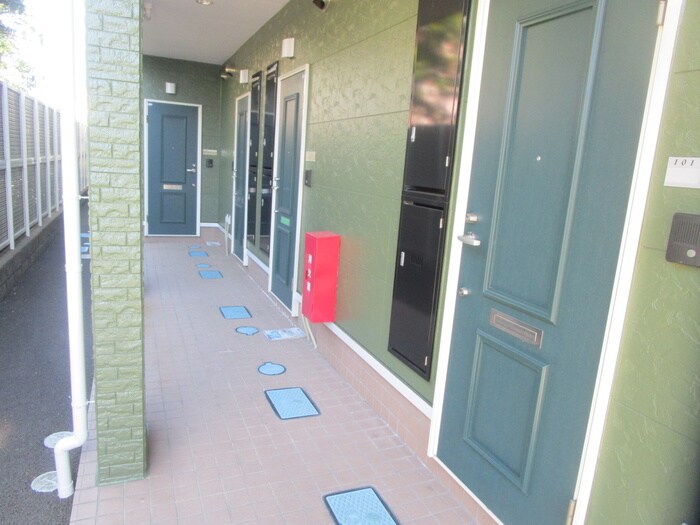 物件外観写真5　(エントランス部分)