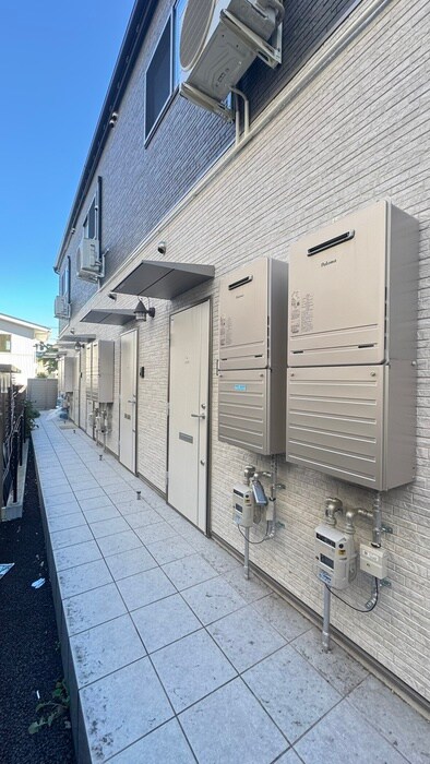 物件外観写真3　(エントランス部分)