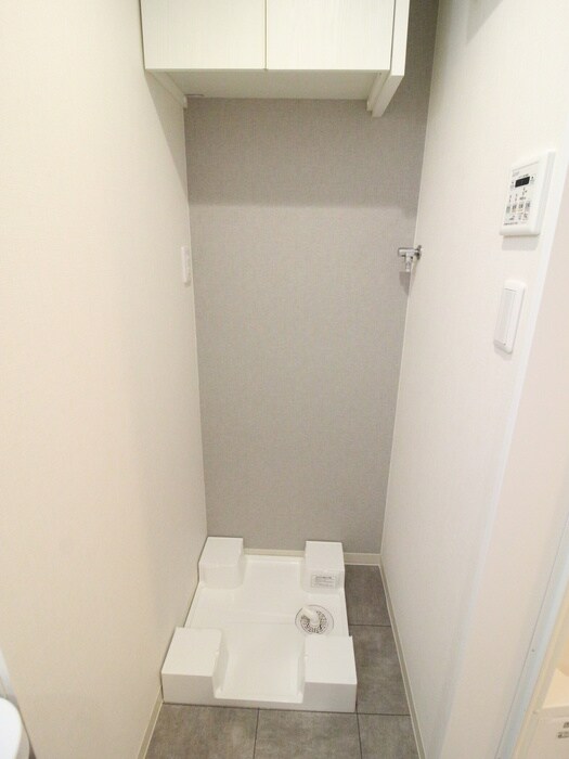 物件内観写真14　(洗濯機置場)