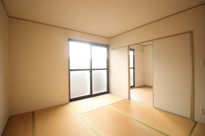 物件内観写真8　(居室)