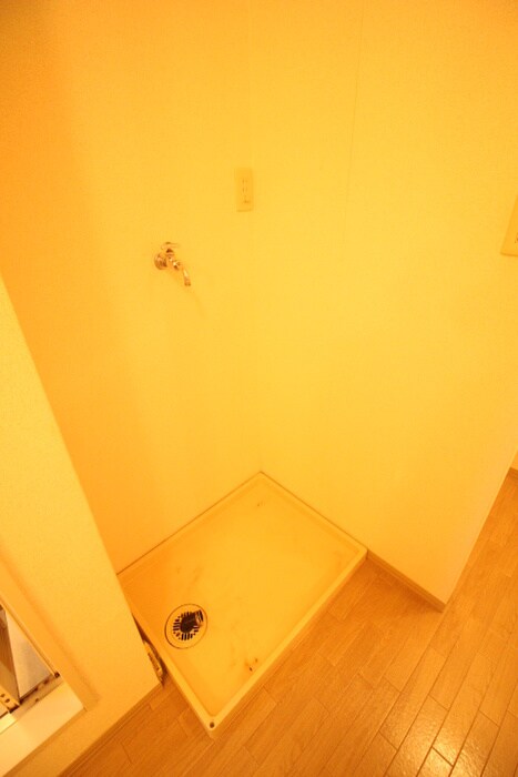 物件内観写真13　(洗濯機置場)