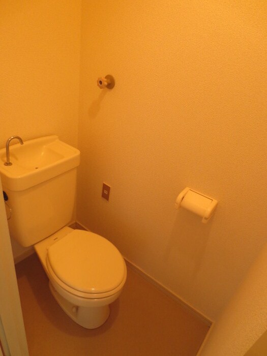 物件内観写真9　(トイレ)
